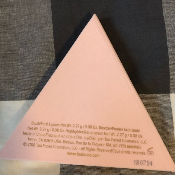 Too Faced Blush/Bronzer Palette - Picture 2 of 4
